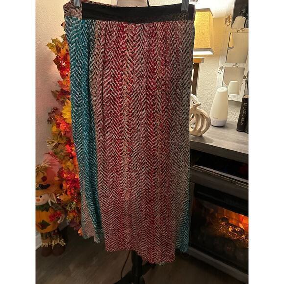 Hot Gal‎ skirt 1x - Picture 2 of 2